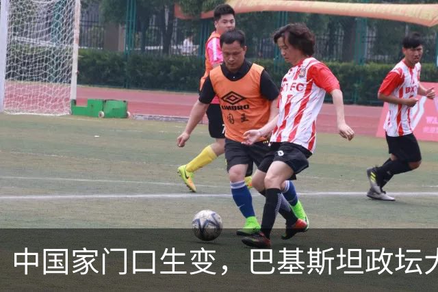 中国家门口生变，巴基斯坦政坛大乱，解放军出兵，中式新装备亮相